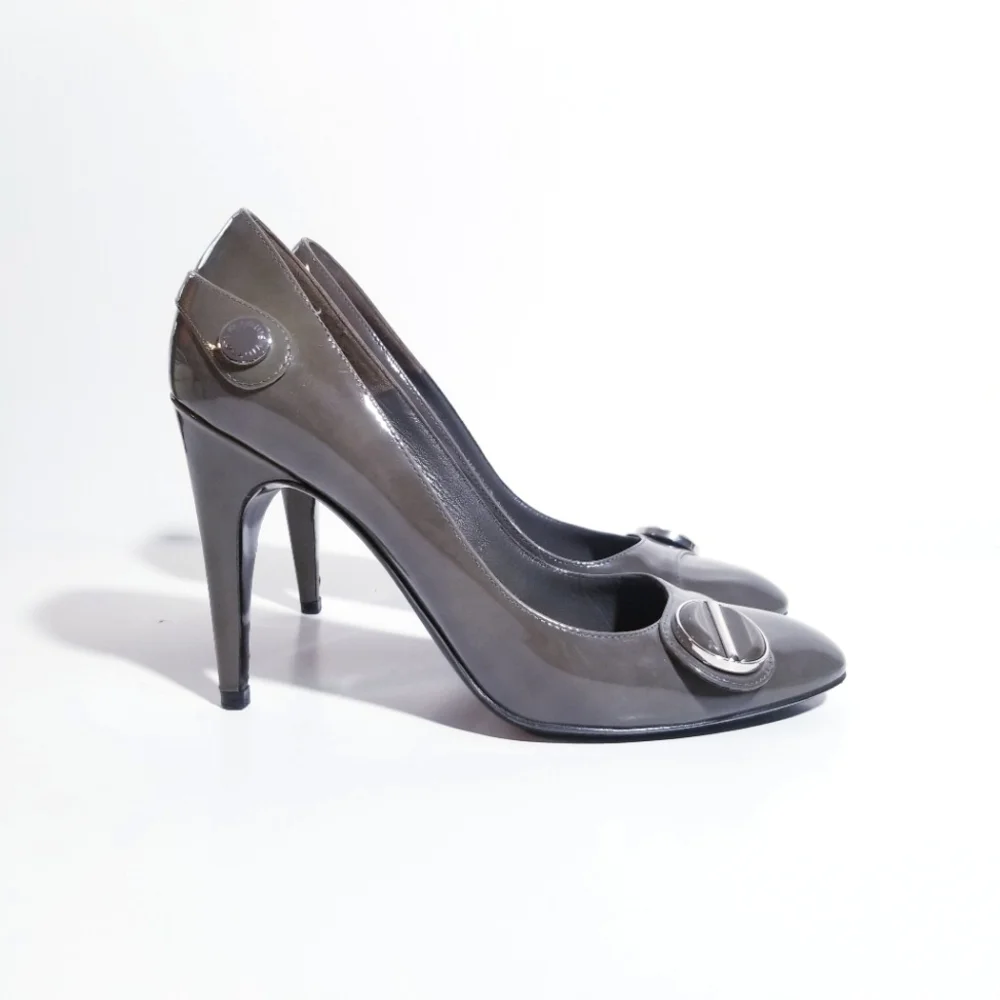 LOUIS VUITTON Sloane Patent Leather Cement Gray High Heel Pumps 38 8